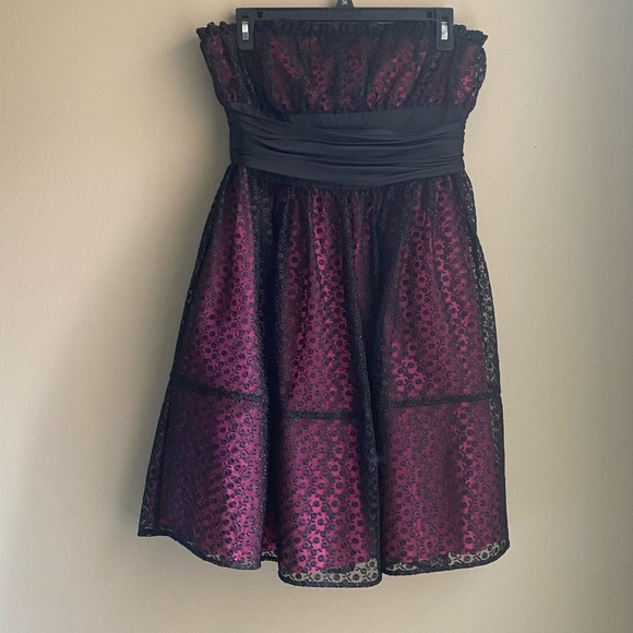 Betsey Johnson Dresses & Skirts - Betsey Johnson Strapless Dress Fuchsia & B…